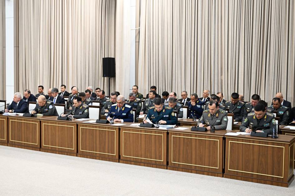 Контракт асосида хизмат қилаётган оддий аскар ва сержантларнинг маоши 10 фоизга оширилади